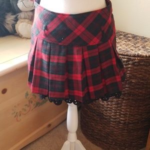 Plaid skirt size small/4 NWOT